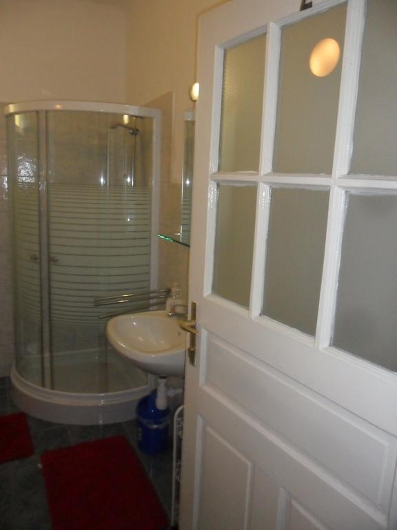 Pallósi Ház A Sárvár Habitación foto
