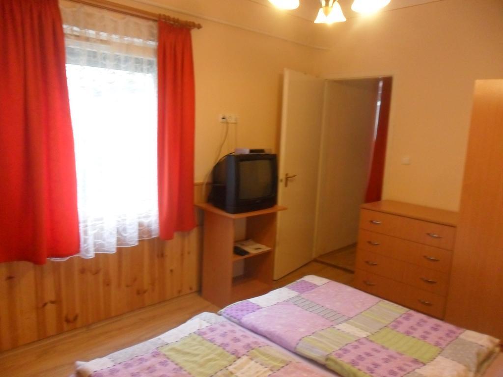 Pallósi Ház A Sárvár Habitación foto