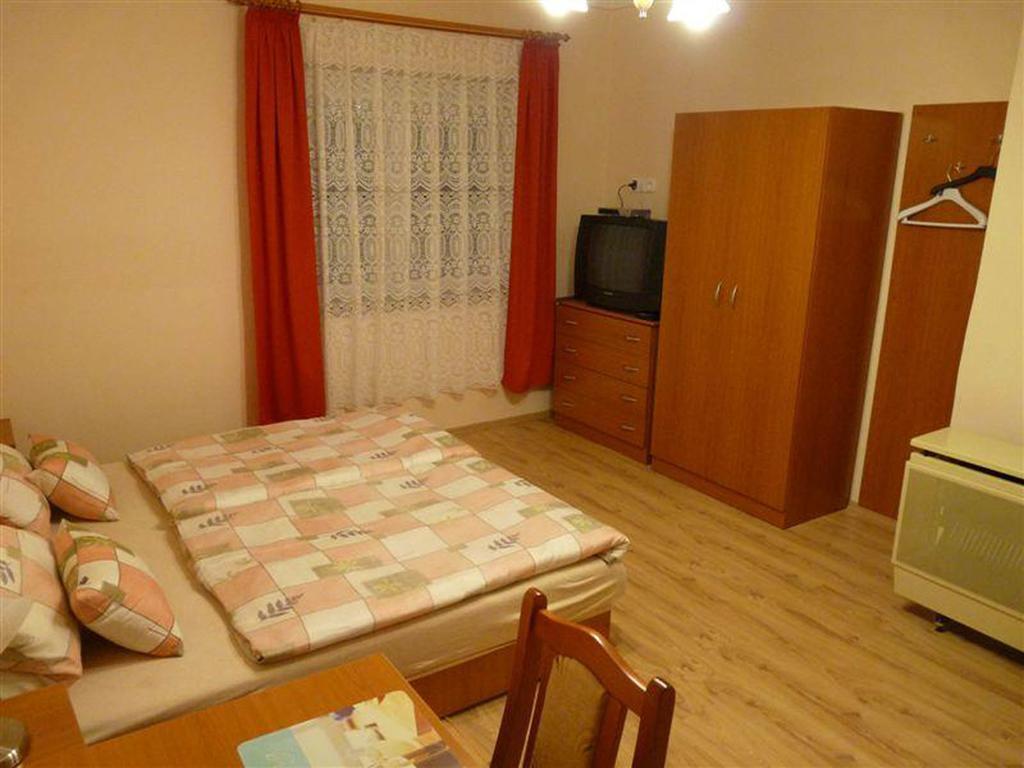 Pallósi Ház A Sárvár Exterior foto